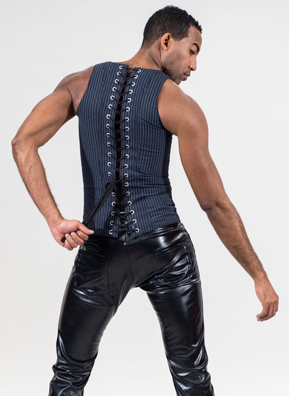 Korsettväst i kiritstrecksrandigt tyg