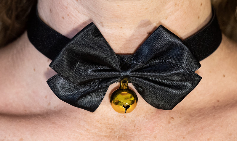 Collar med rosett och bjällra M