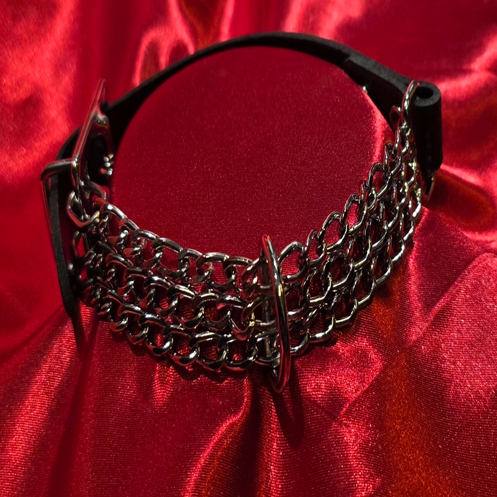 BDSM metallhalsband – Zado halsband med D-ring – 3 rader  kromad kedjelänk och svart PU-rem från Chambers of Loves sortiment ! 