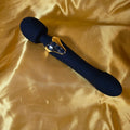 Dubbelsidig AV Wand G-Punkt Vibrator Svart Guld – för vaginal, anal och utvändig stimulans med wand-huvud från Chambers of Love 