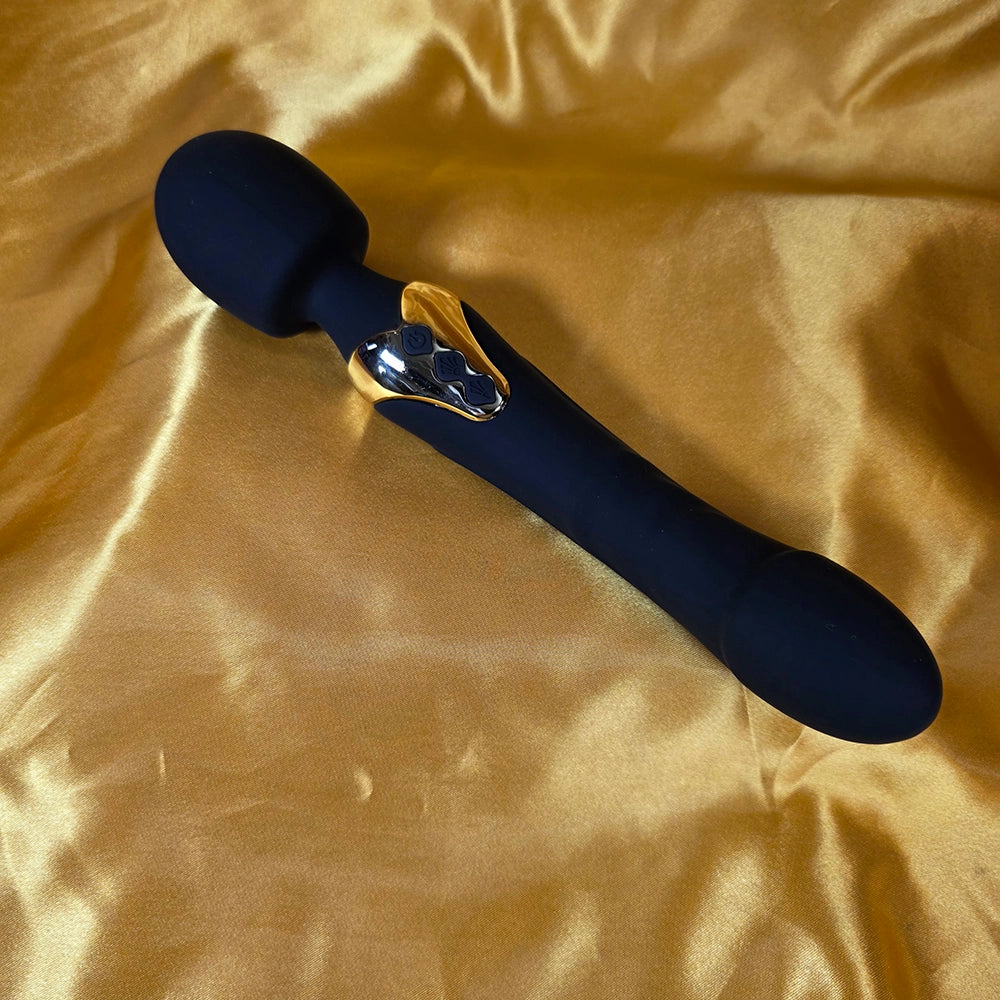 Dubbelsidig AV Wand G-Punkt Vibrator Svart Guld – för vaginal, anal och utvändig stimulans med wand-huvud från Chambers of Love 