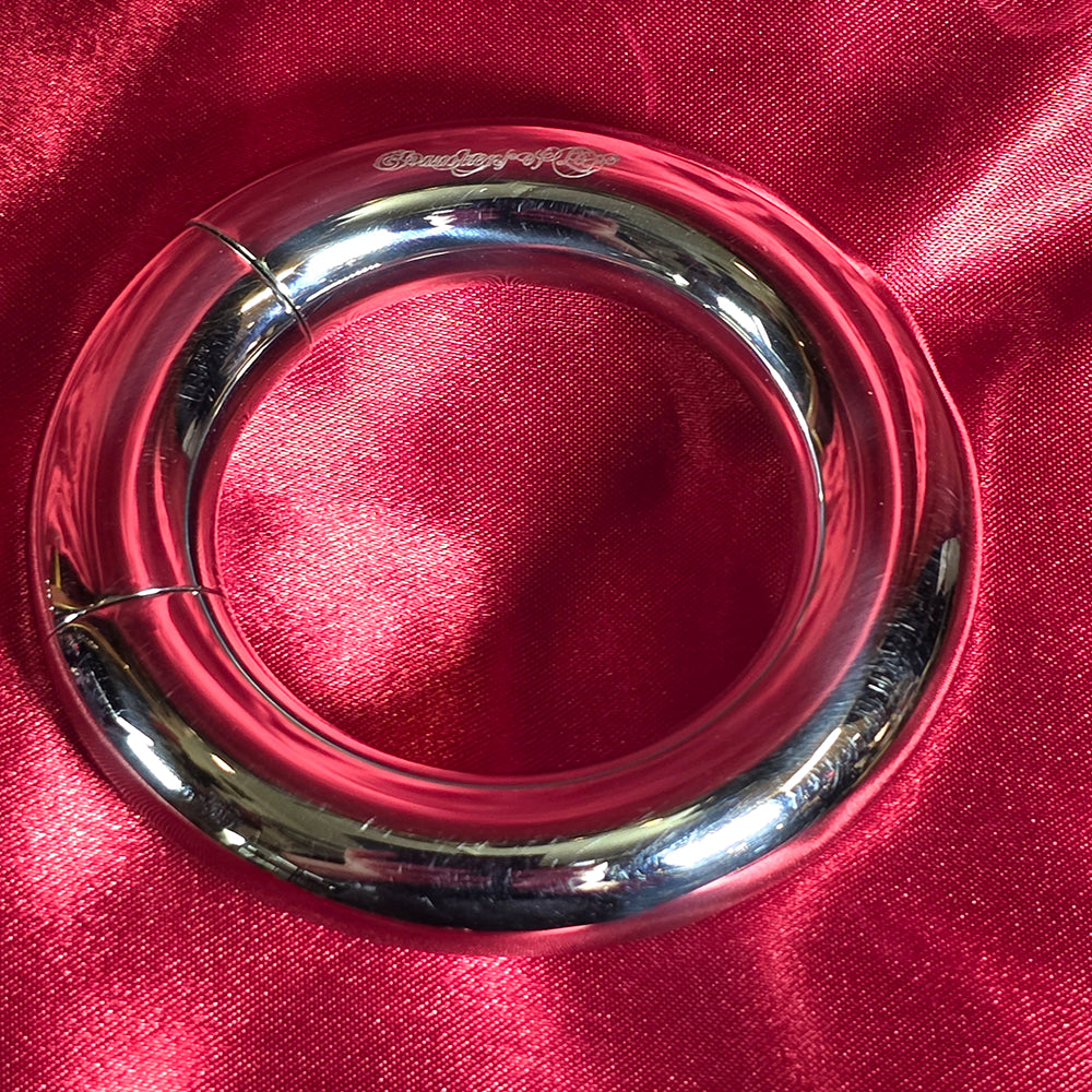 Magnetisk rund pungsträckare 40 mm i rostfritt stål – Chambers of Love