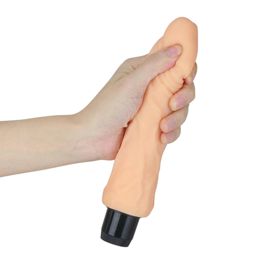 Realistisk vibrator rak – Xtreme Feel – mjuk hudlik TPR cyberskin gripen i hand visar eftergivlighet och storlek från Chambers of Loves sortiment