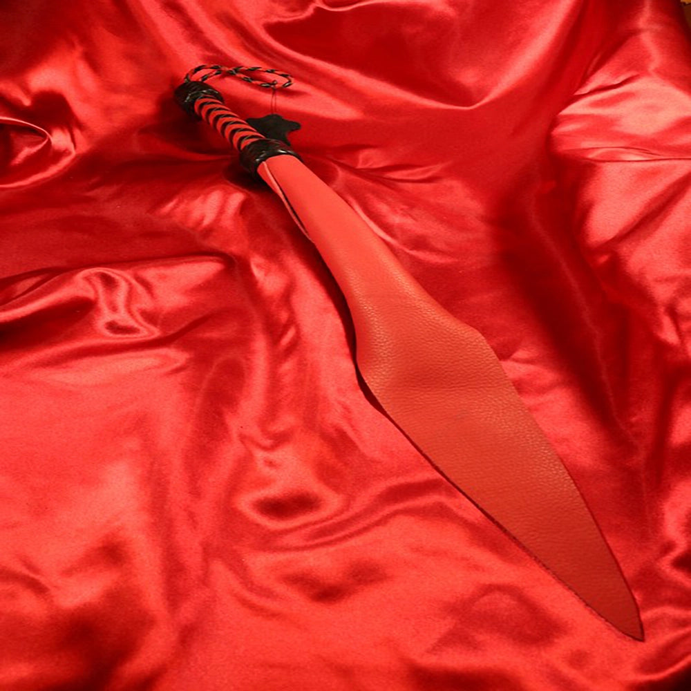 BDSM Piska DJÄVULSTUNGA svart-röd i buffelläder från Chambers of Love