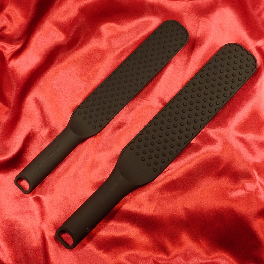 BDSM Silikonpaddlar Avlånga knottrig svart medicinskt klassad silikon från Chambers of Love