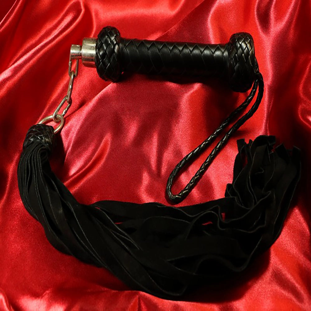 Nunchaku flogger svart med roterande svivel och mockaläder från Chambers of Love