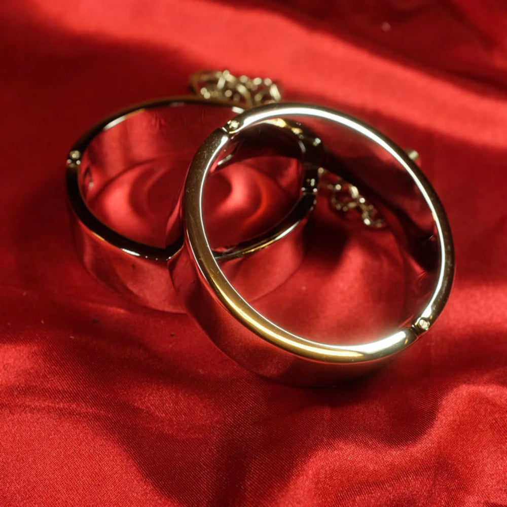 Rostfria BDSM-handbojor Medium från Chambers of Love med kedja