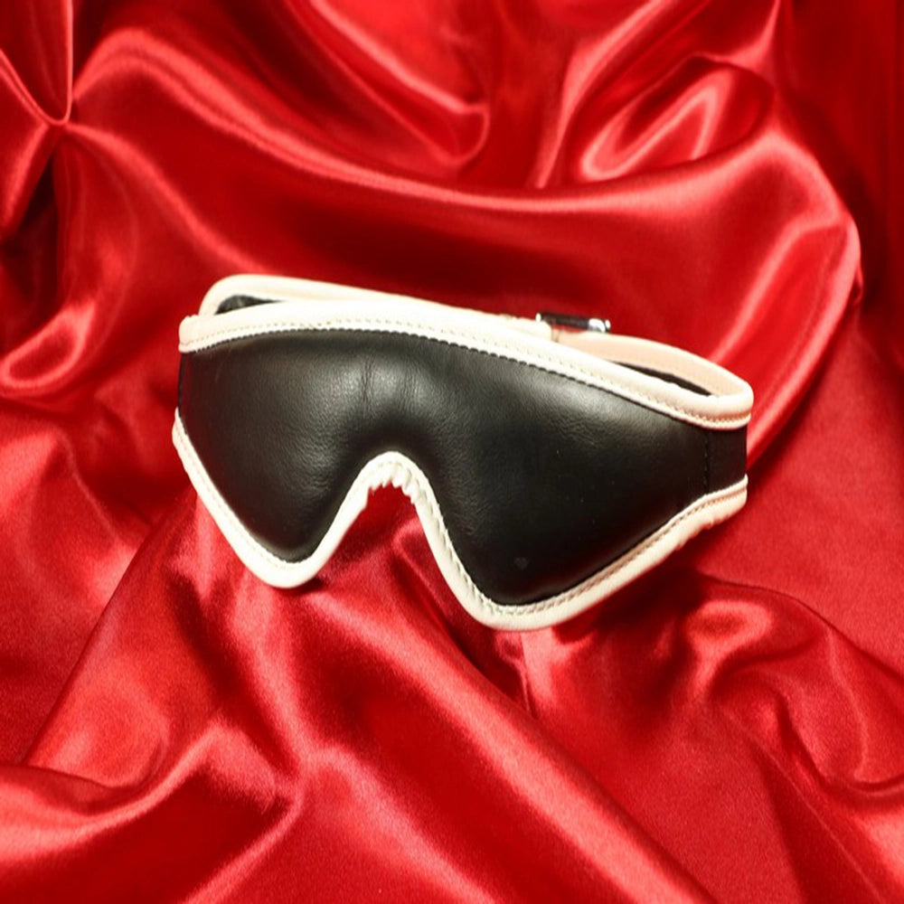 Vadderad Ögonbindel, Läder